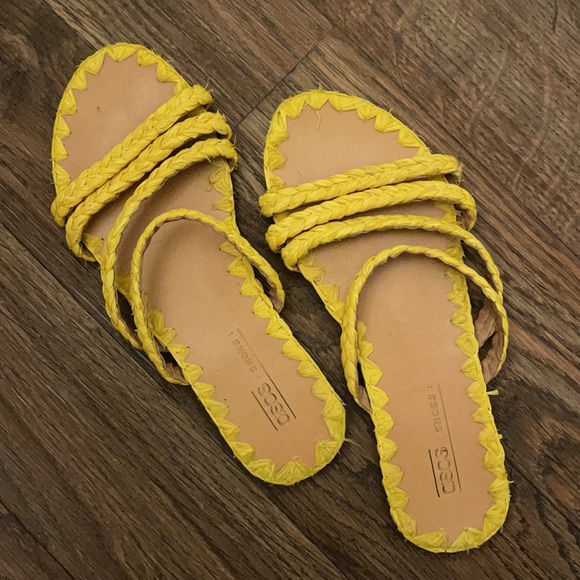 Yellow Raffia Sandals - Picture 5 of 6